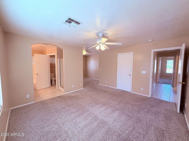 Building Photo - 2293 E Longhorn Pl