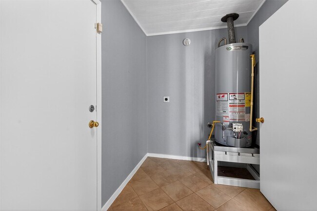 Building Photo - 6110 Gallant Forest Dr