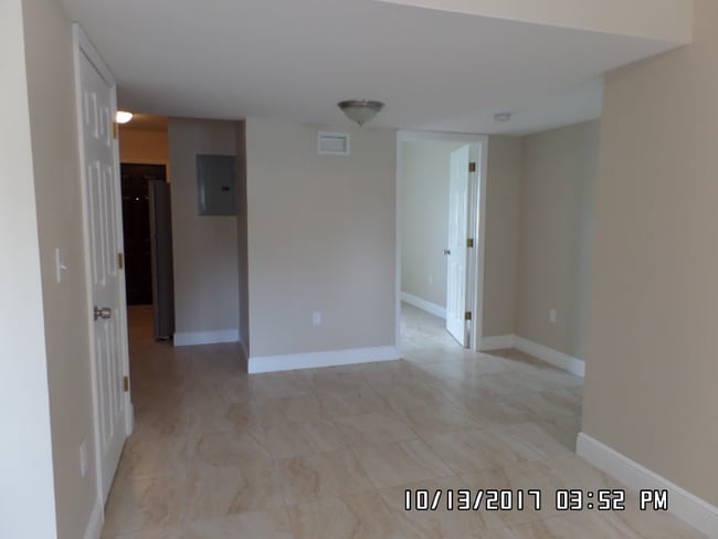 Building Photo - 479 NW 19th St