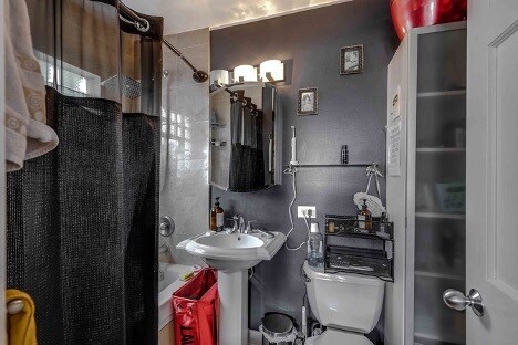 Building Photo - 6414 N Mozart St