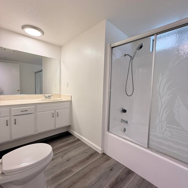 Building Photo - 403 Tava Ln