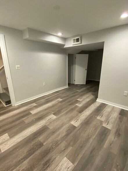 Building Photo - 17 Piermont St