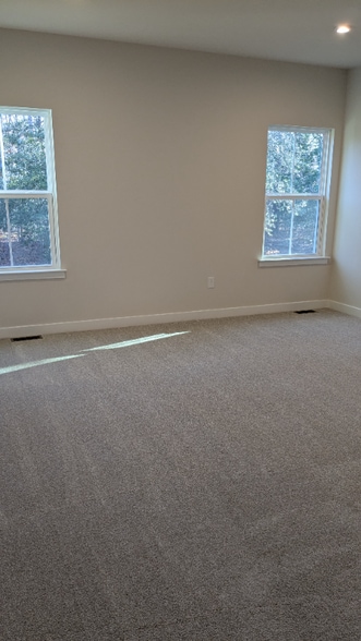 Building Photo - 136 Wood Land Ave