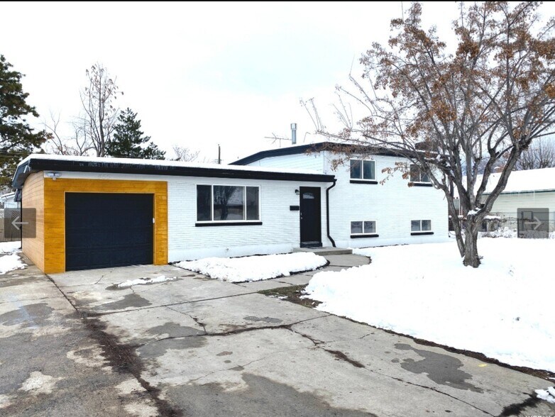 Building Photo - 455 E Mountain View Dr