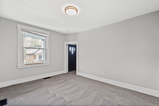 Building Photo - Stunning 2 bedroom home in Homestead available August 1!