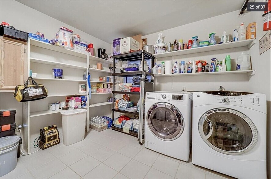 Building Photo - 221 Venture Blvd S