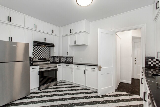 Building Photo - 4204 Prescott Ave