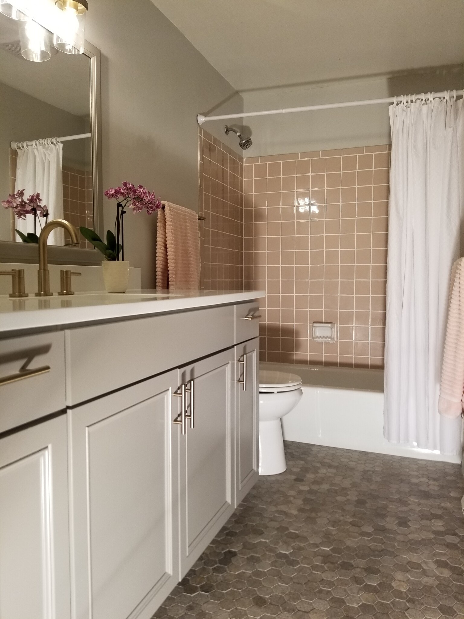 Building Photo - 1030 Davidson Dr