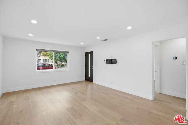 Building Photo - 4221 166th St