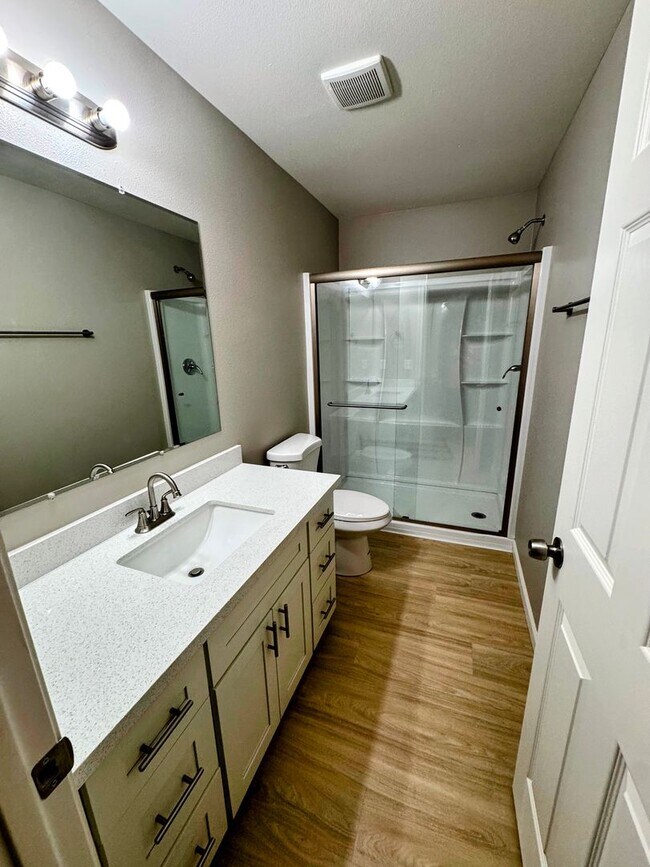 Building Photo - 16116 Mistletoe Ln