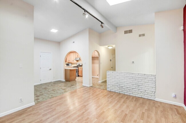 Building Photo - 6437 Graves Ave