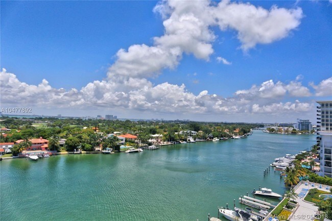 Primary Photo - 5600 Collins Ave