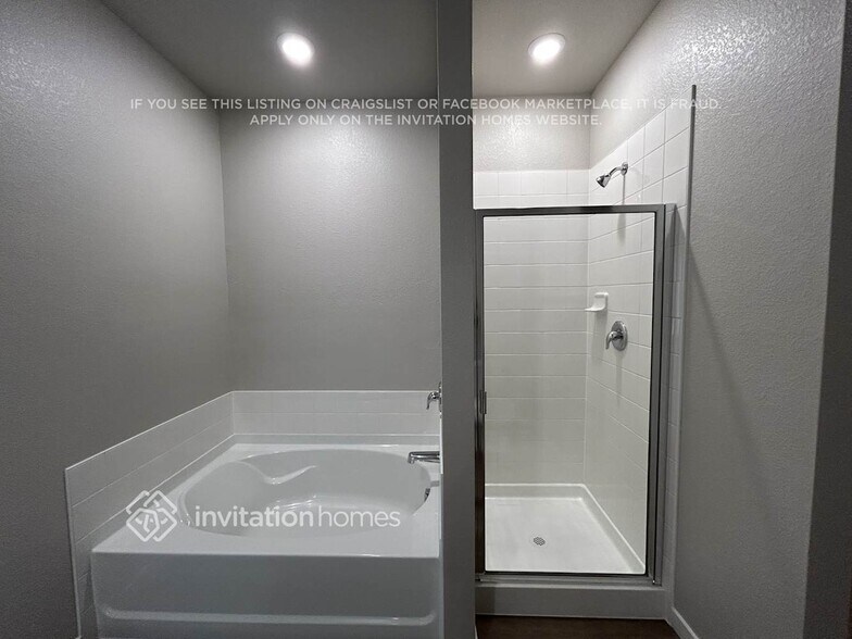 Building Photo - 2214 Alyssa St