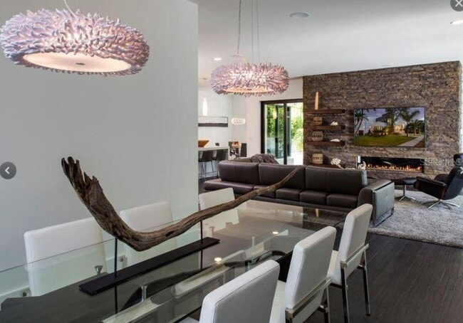 Building Photo - 356 Bayview Dr NE