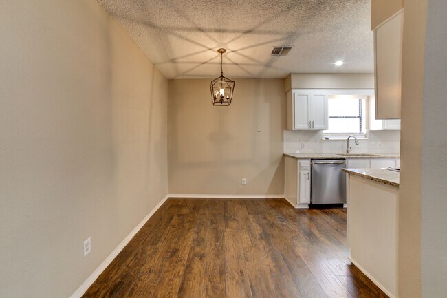 Building Photo - 14628 S Xenophon Ave