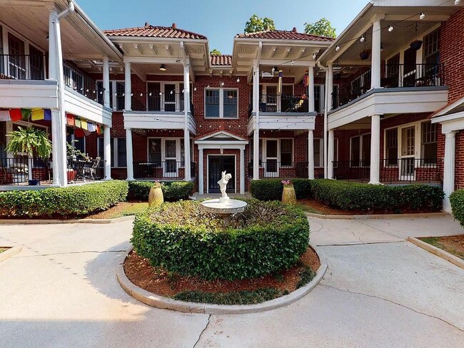 Primary Photo - 305 E Ponce de Leon Ave
