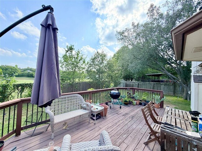 Building Photo - 2805 Feathercrest Dr