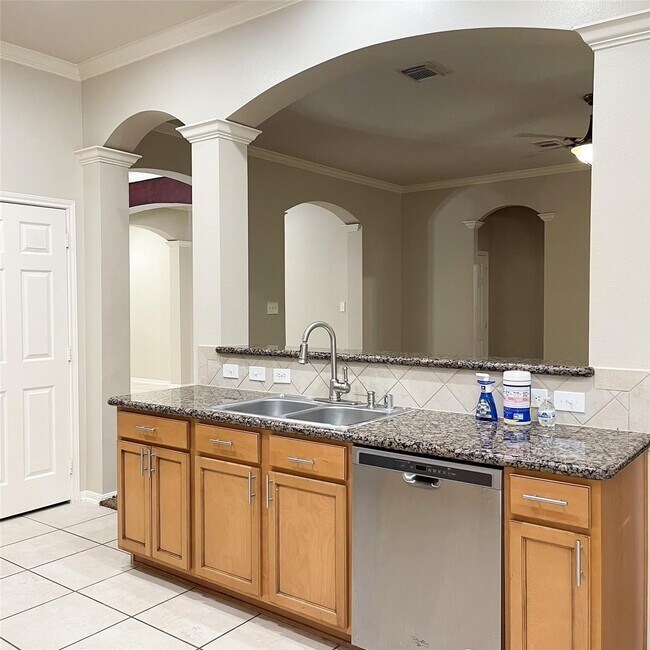 Building Photo - 2606 Sun Flare Ln