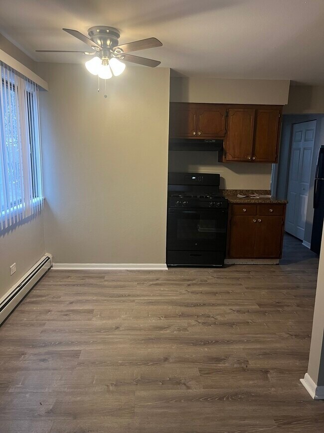 Building Photo - 8701 84th Ct