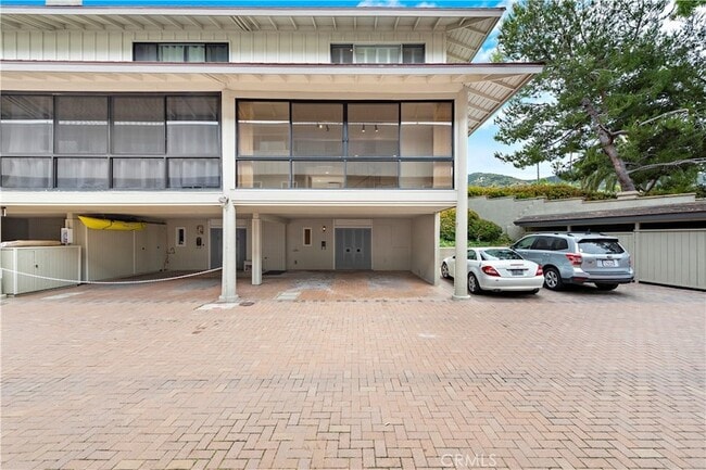 Building Photo - 7 Blue Lagoon