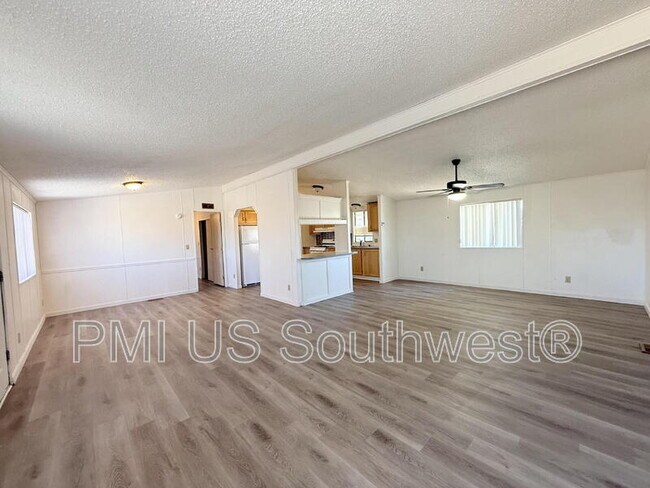 Building Photo - 4453 Calle del Media
