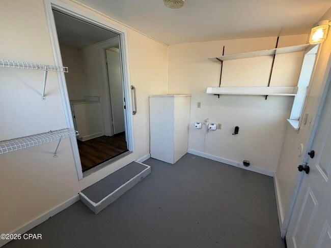 Building Photo - 1002 Indiana Ave