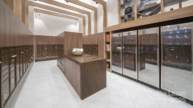 Building Photo - 4401 Barclay Downs Dr