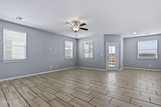 Building Photo - 4704 Marisabel Azcarate St