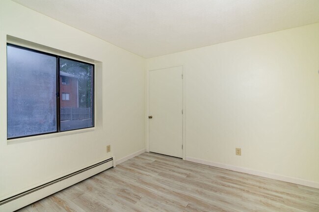 Building Photo - 72 Martensen St