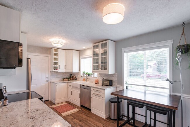 Building Photo - 1538 Winward Dr