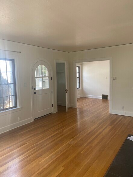 Building Photo - 1818 NE 51st Ave