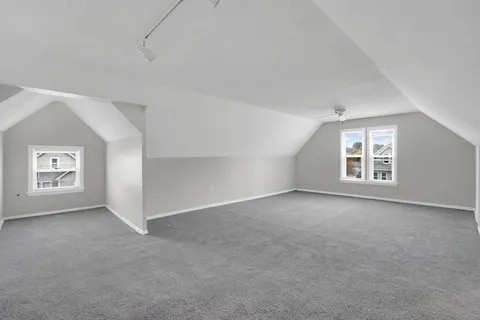 Building Photo - 528 Broadway St