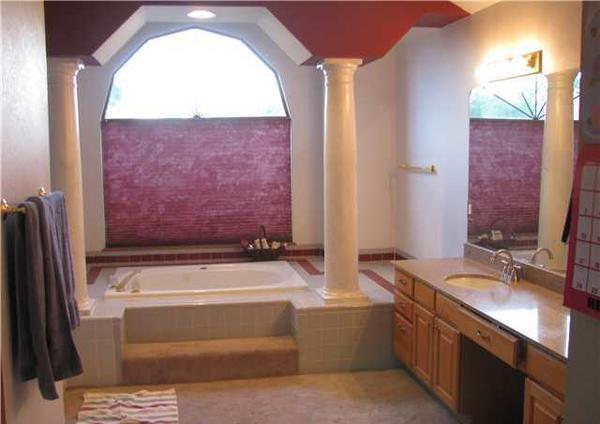 Building Photo - Spacious Rockrimmon Home for Rent – Cul-de-Sac Location!