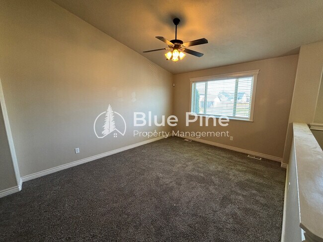 Building Photo - 1207 N Drystone Dr