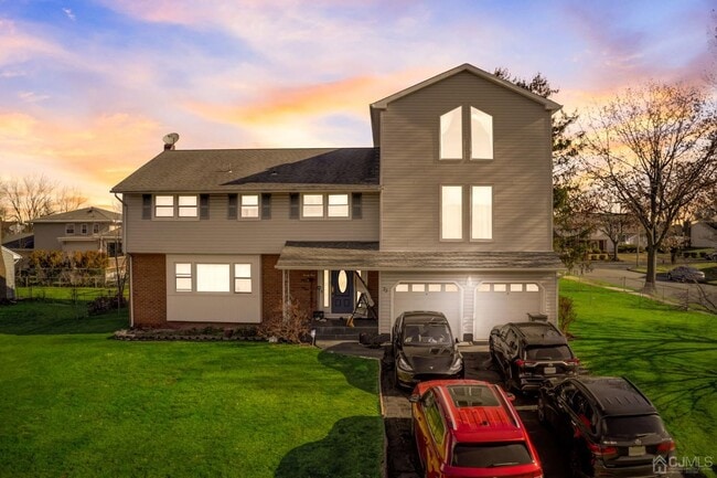 Primary Photo - 23 Gramercy Dr