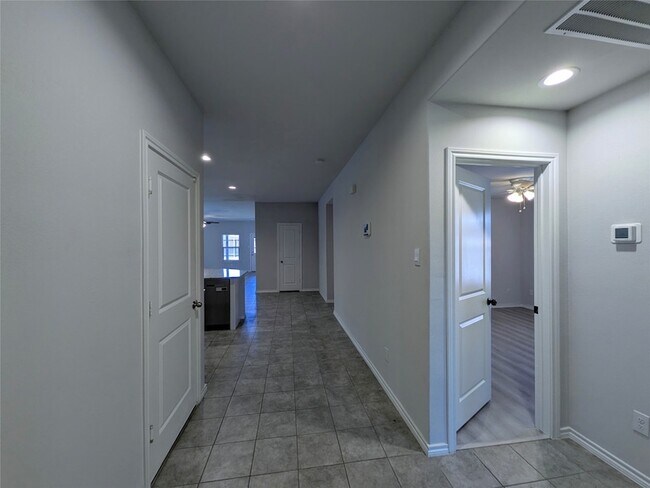 Building Photo - 9513 Doverglen Dr