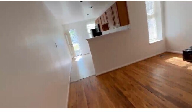 Building Photo - 2540 Francis St