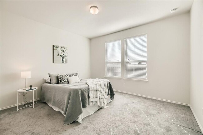 Building Photo - 288 Eves Necklace Dr.