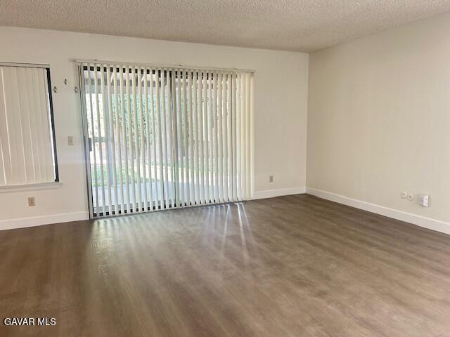 Building Photo - 431 Fantasy St