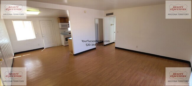 Building Photo - 29th St & Craycroft Rd area 2/2 with yard & A/C System