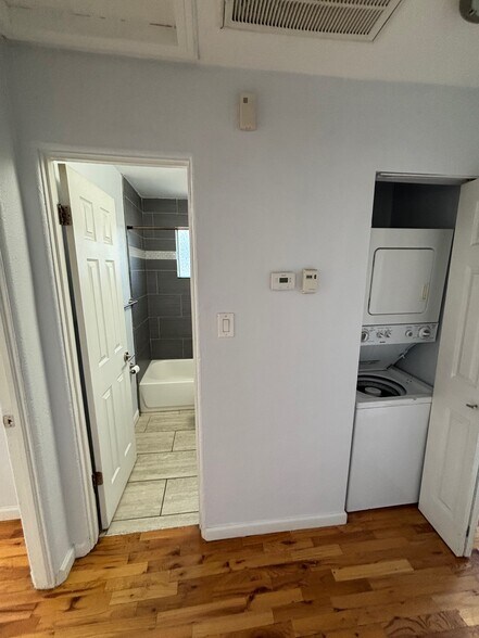 Building Photo - 740 Hazel Ct