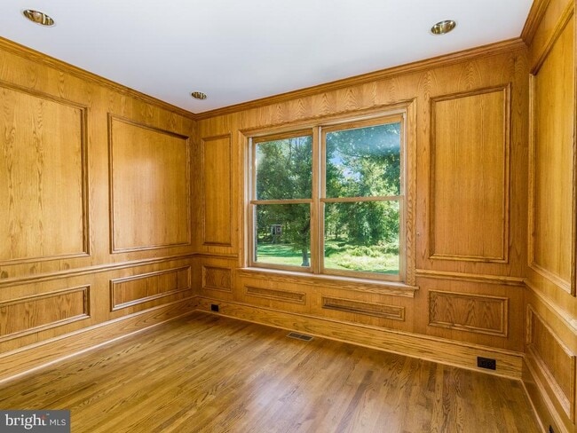 Building Photo - 8951 Brook Rd