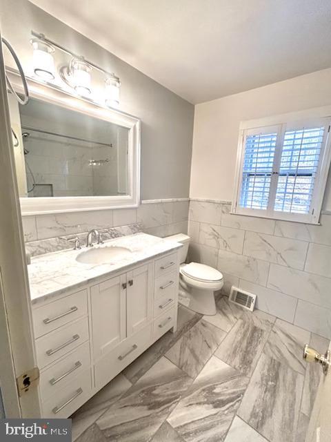 Building Photo - 402 Norwood Rd