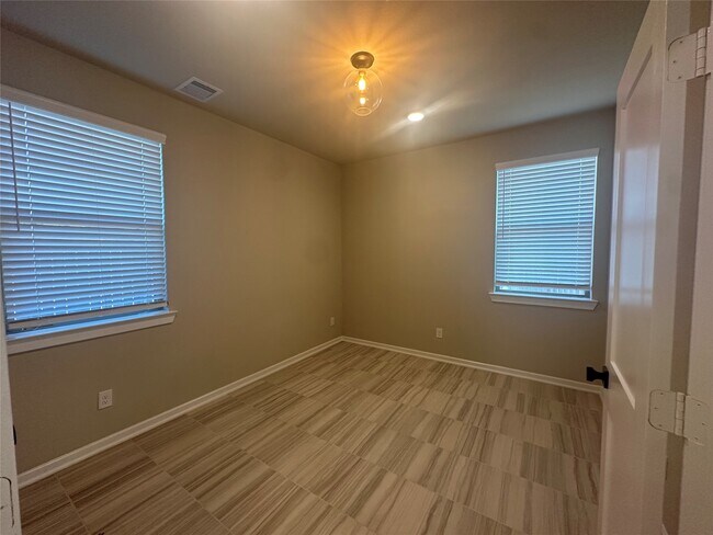 Building Photo - 11826 California Sister Dr