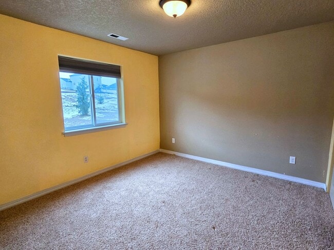 Building Photo - 1447 Azalea Ave