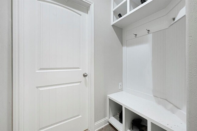 Building Photo - 8126 Lockridge Terrace Ln