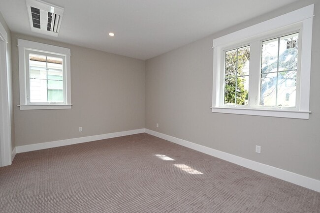 Building Photo - Beautiful Newer Home in Downtown Pleasanton