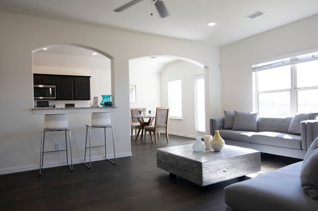 Building Photo - 10025 Manzanilla Ave