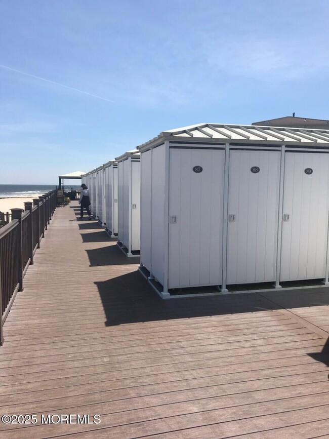 Building Photo - 675 Ocean Ave N