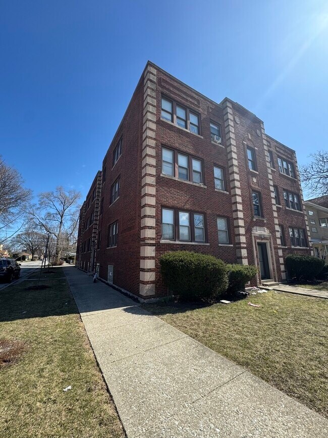 Primary Photo - 10803 S Prairie Ave